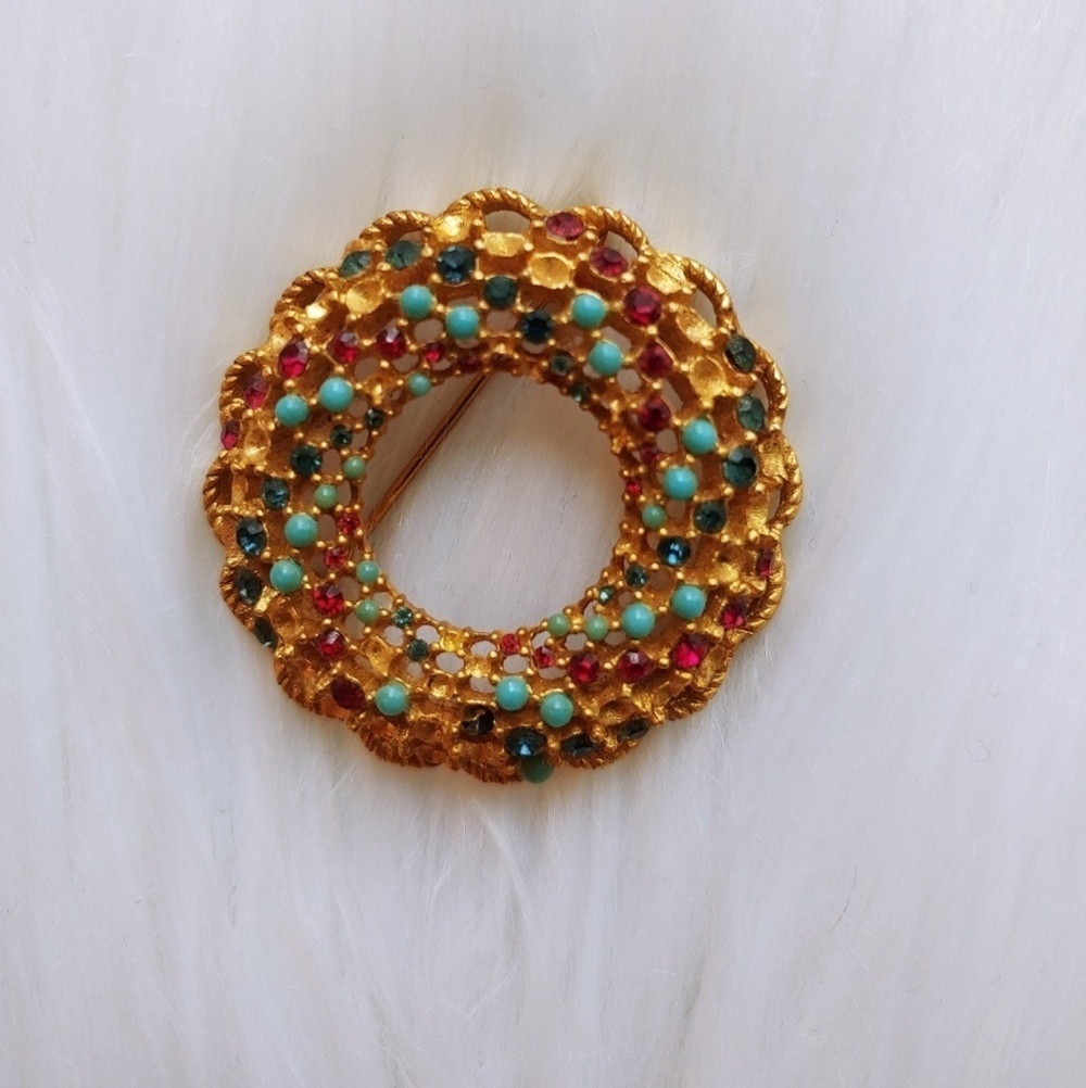 Vintage Sarah Coventry Wreath Brooch